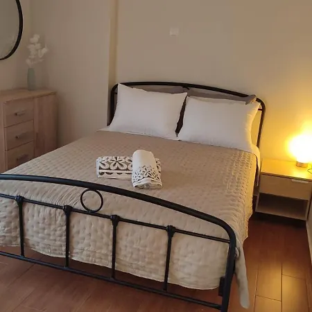 Apartment The Queen's 66 Kalamata